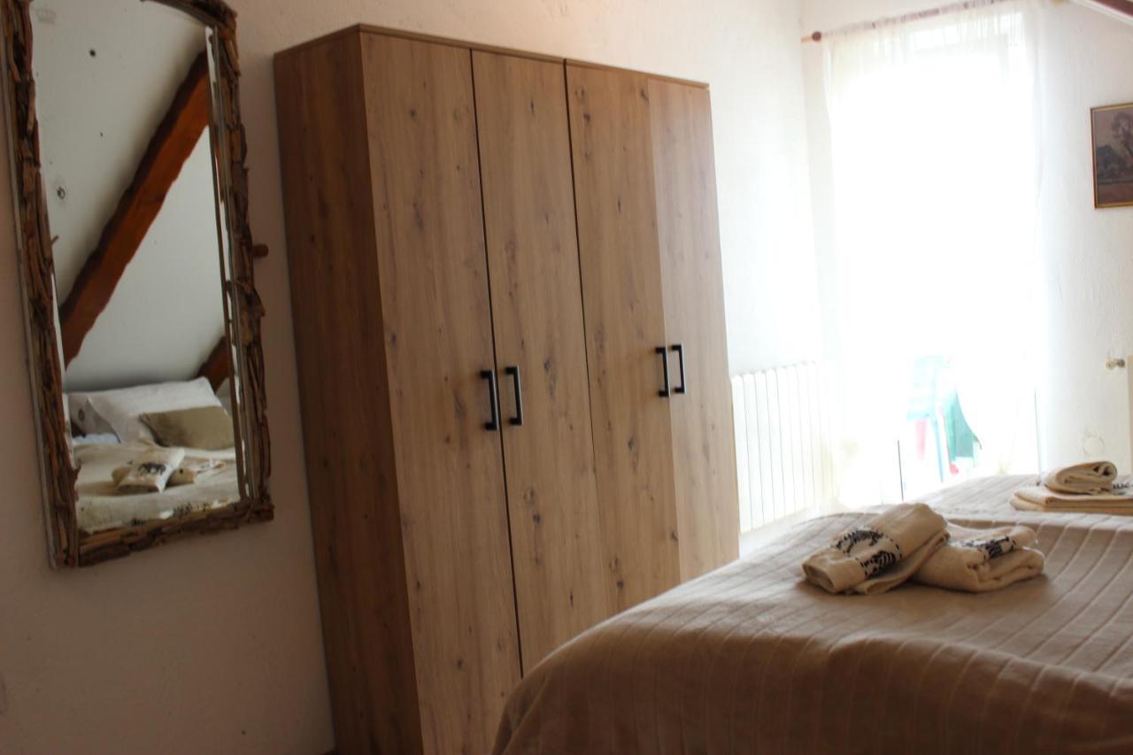 Apartment Ajda Udbina Extérieur photo