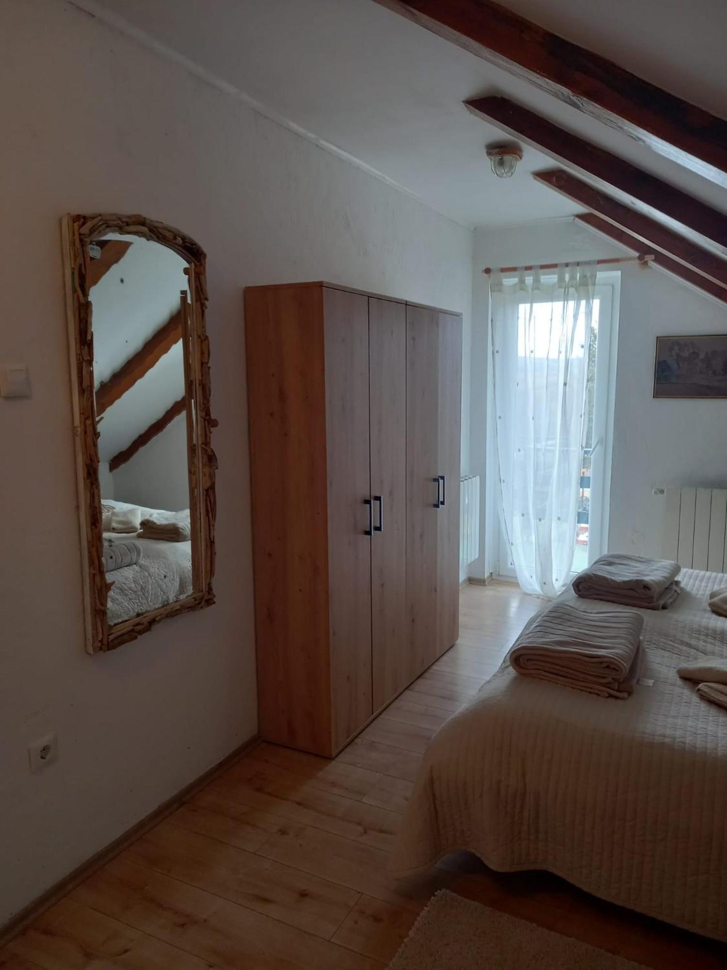 Apartment Ajda Udbina Extérieur photo